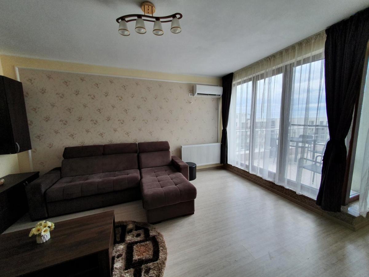 Aquazure Studio Residence นาโวดาริ ภายนอก รูปภาพ