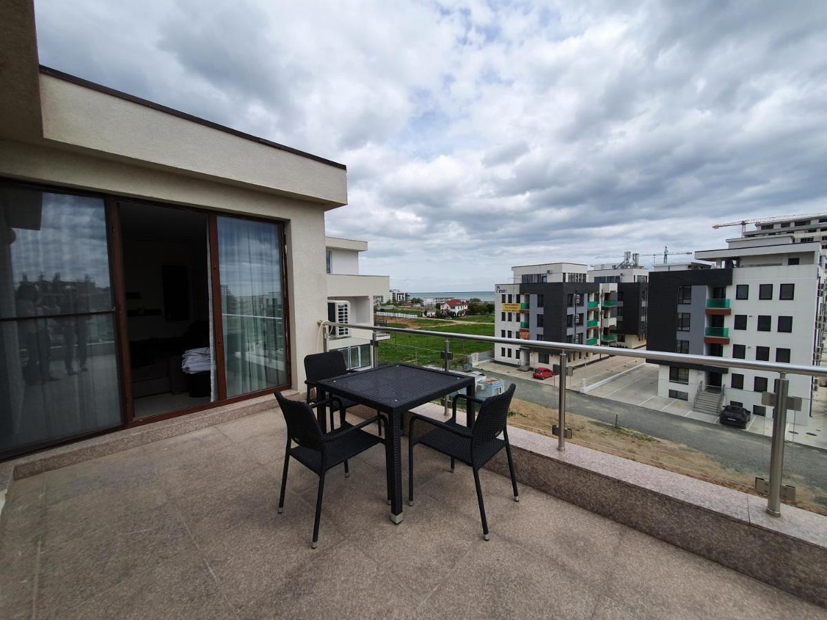 Aquazure Studio Residence นาโวดาริ ภายนอก รูปภาพ