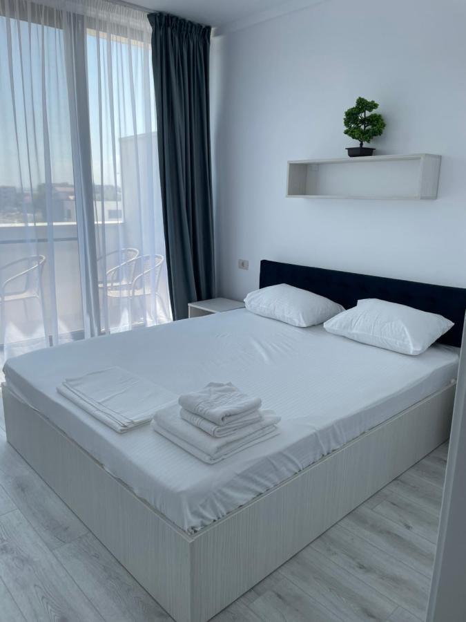 Aquazure Studio Residence นาโวดาริ ภายนอก รูปภาพ