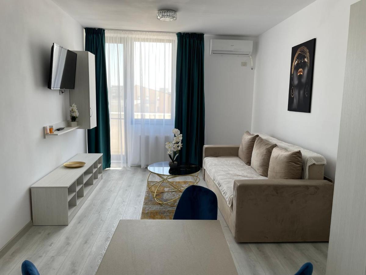 Aquazure Studio Residence นาโวดาริ ภายนอก รูปภาพ