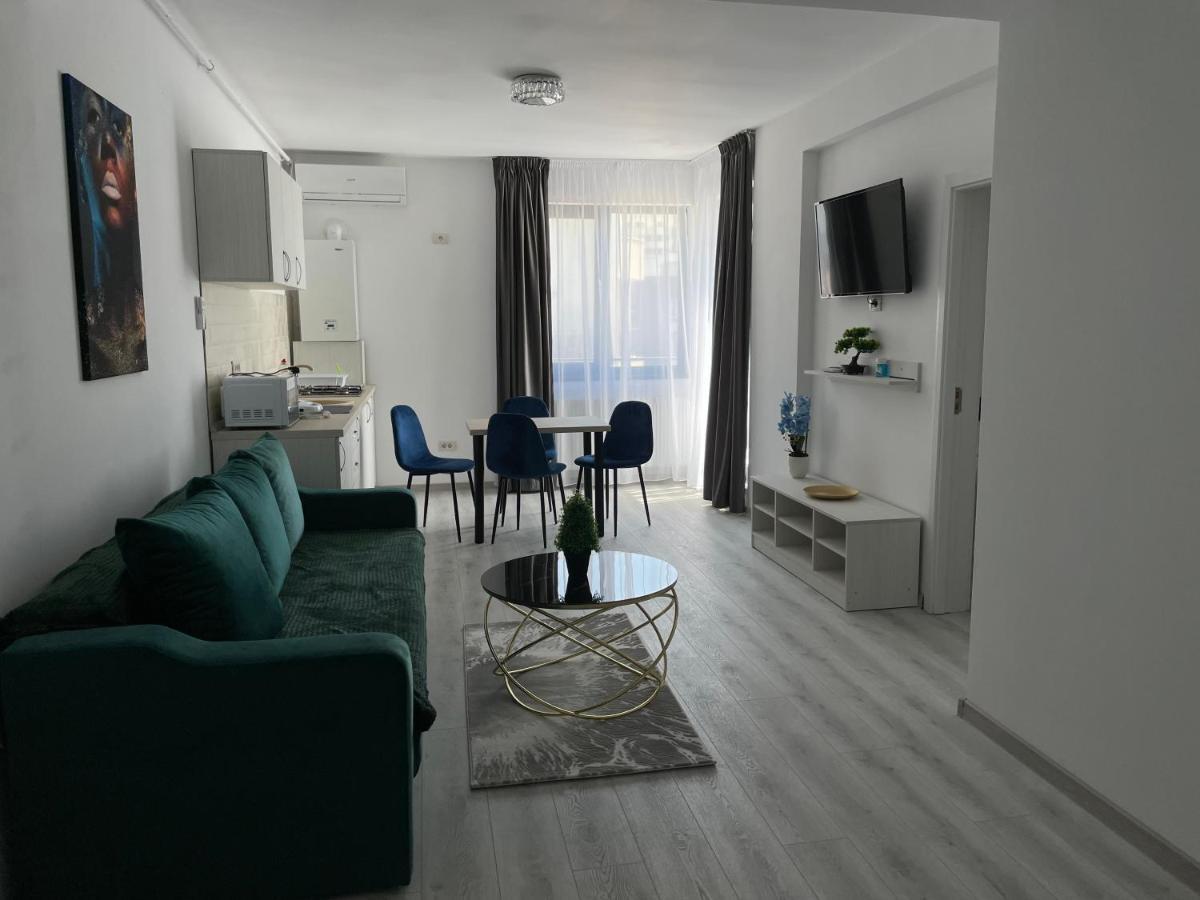 Aquazure Studio Residence นาโวดาริ ภายนอก รูปภาพ