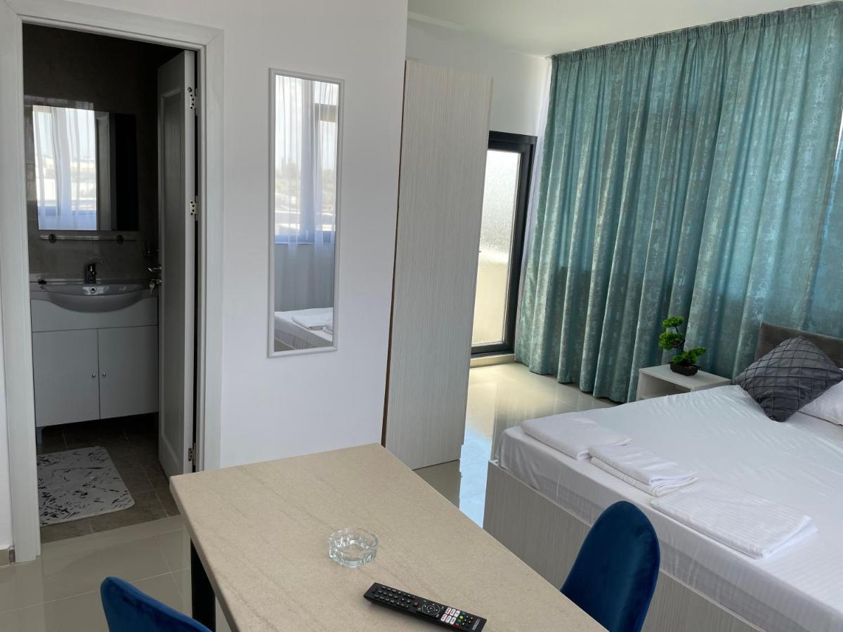 Aquazure Studio Residence นาโวดาริ ภายนอก รูปภาพ