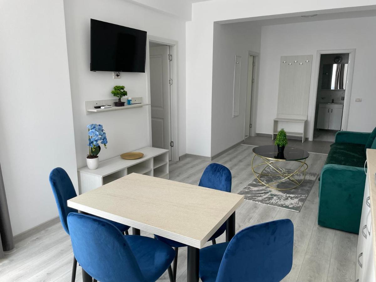 Aquazure Studio Residence นาโวดาริ ภายนอก รูปภาพ
