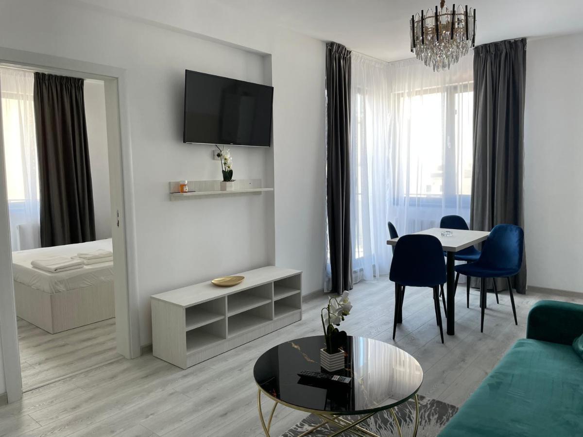 Aquazure Studio Residence นาโวดาริ ภายนอก รูปภาพ