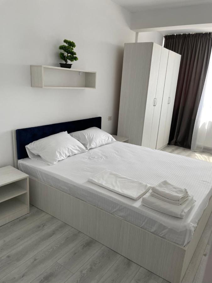 Aquazure Studio Residence นาโวดาริ ภายนอก รูปภาพ