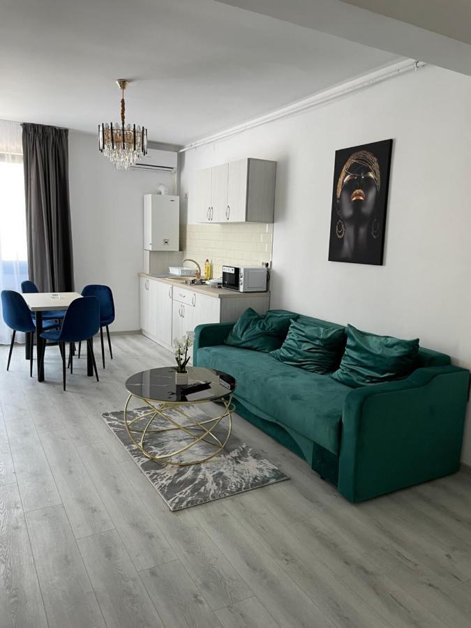 Aquazure Studio Residence นาโวดาริ ภายนอก รูปภาพ