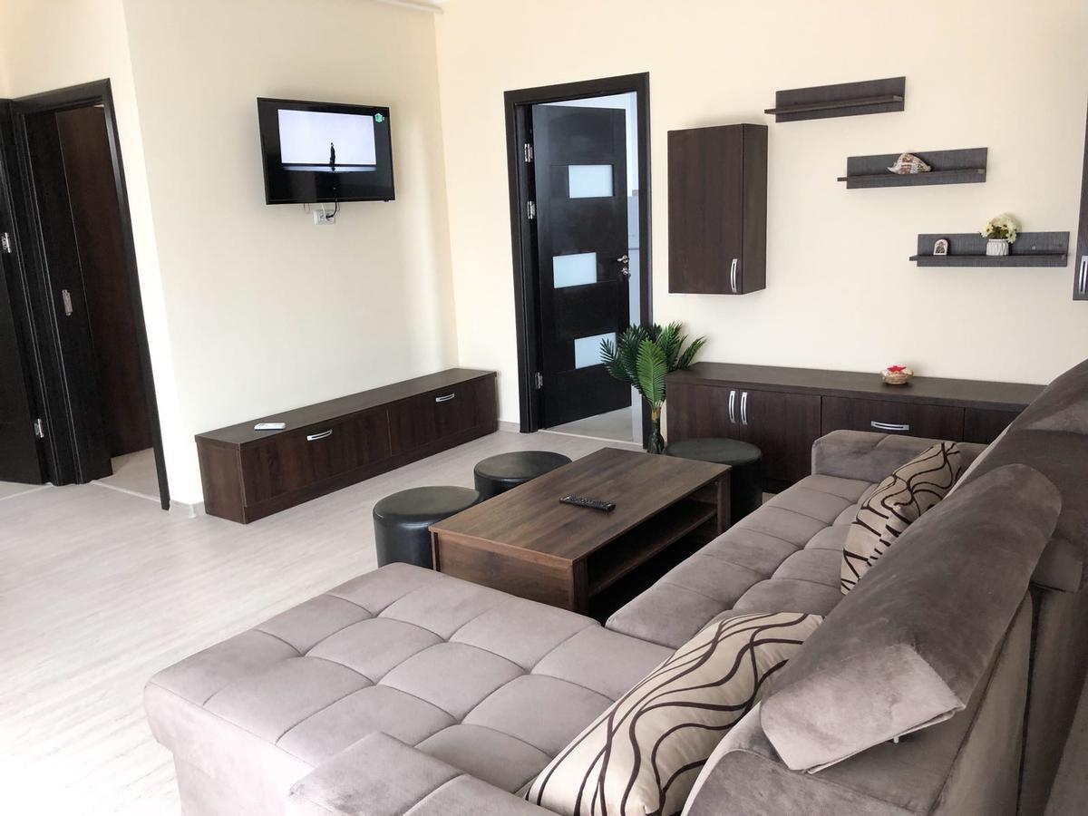 Aquazure Studio Residence นาโวดาริ ภายนอก รูปภาพ